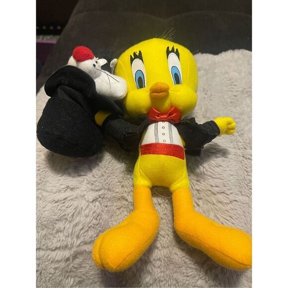 Looney Tunes Kids Yellow Red With Sylvester Hat Tweety Bird Plush Stuffed Toy - Picture 11 of 12